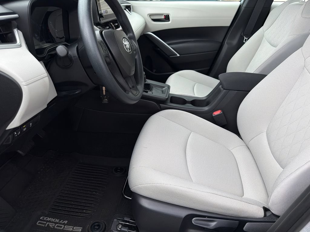 Used 2026 Toyota Corolla Cross L FWD image 11