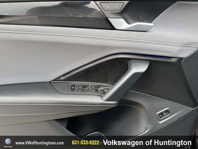 Certified 2025 Volkswagen Tiguan SE image 15