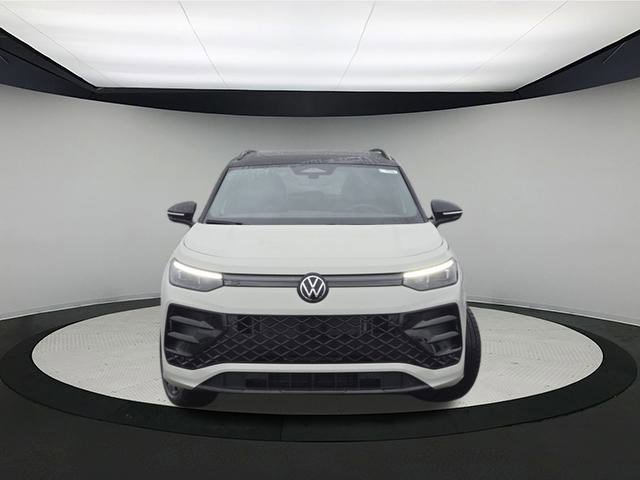 New 2026 Volkswagen Tiguan SE R-Line image 2
