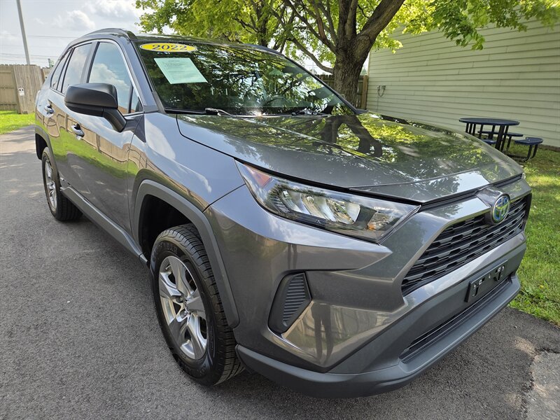 Used 2022 Toyota RAV4 LE AWD/4WD image 1