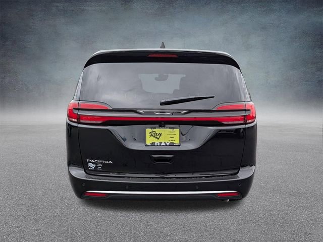 New 2027 Chrysler Pacifica Select FWD image 4