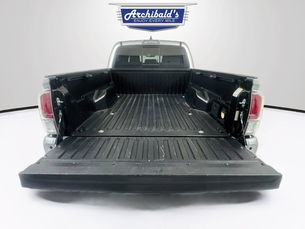 Used 2023 Toyota Tacoma TRD Off-Road w/ Technology Package AWD/4WD image 23
