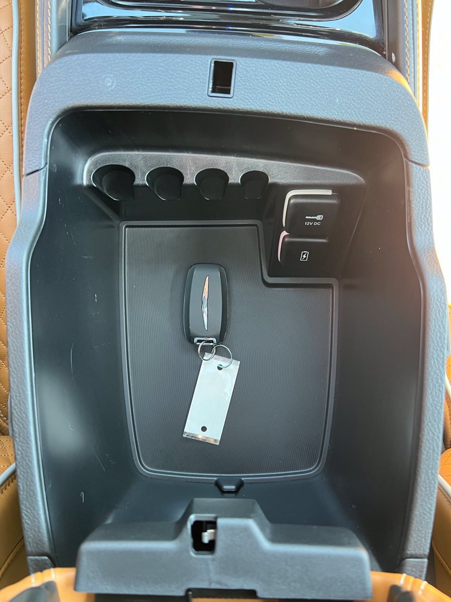 Used 2023 Chrysler Pacifica Pinnacle FWD image 56