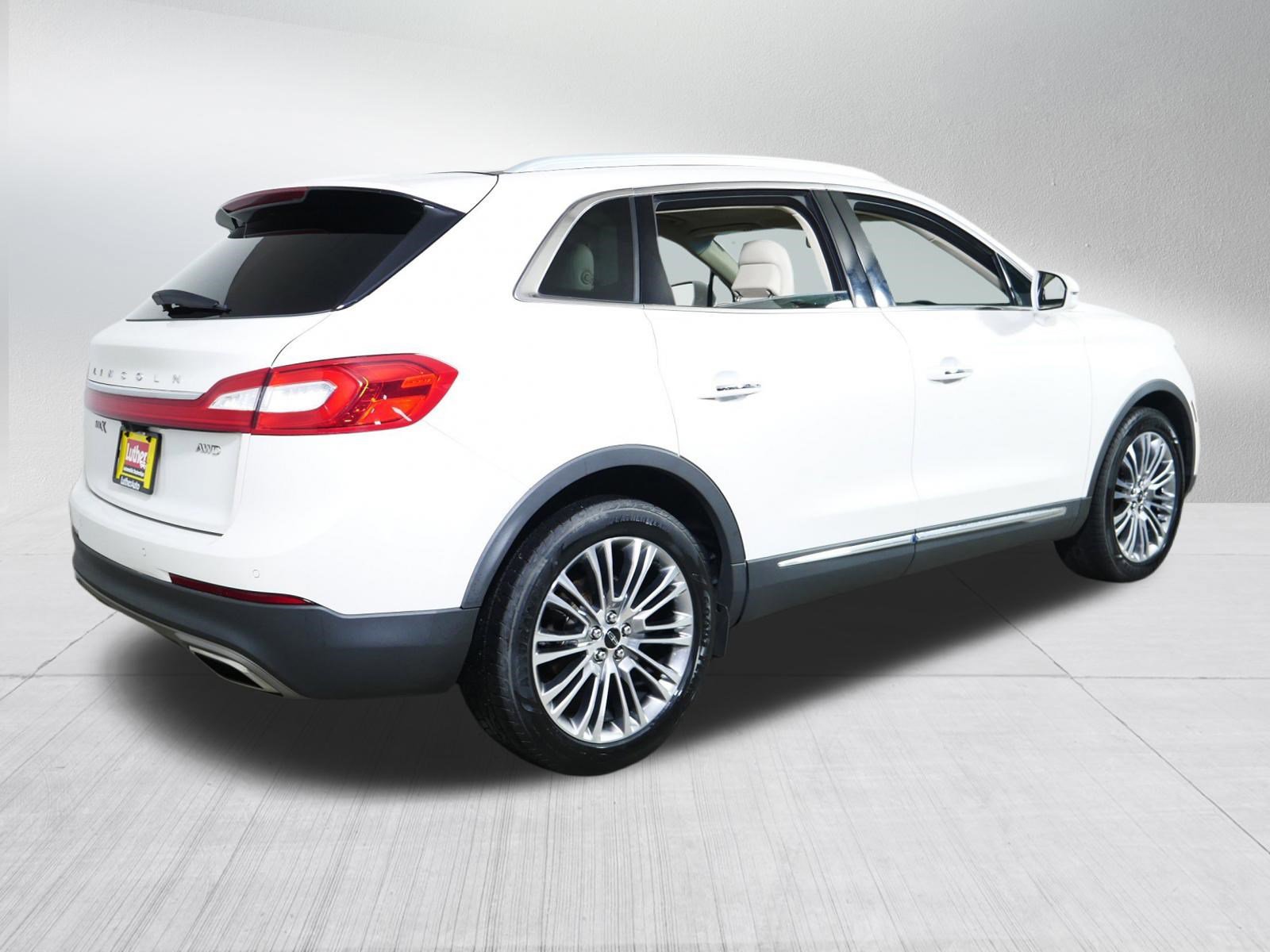 Used 2016 Lincoln MKX Reserve w/ Climate Package AWD/4WD image 7