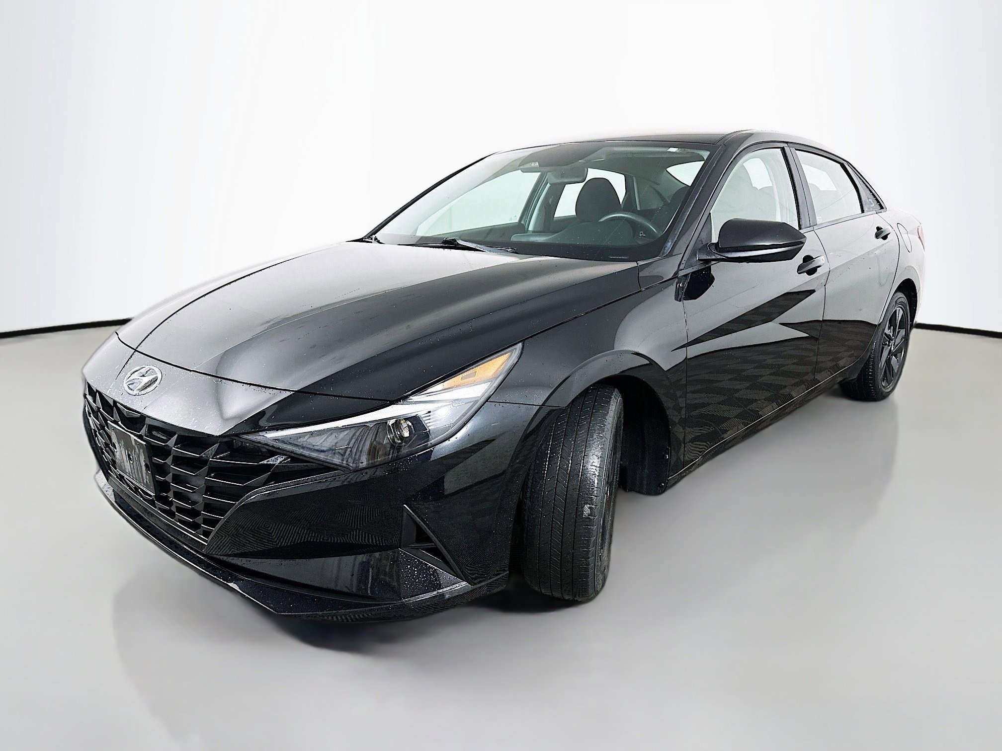 Used 2022 Hyundai Elantra SEL image 3