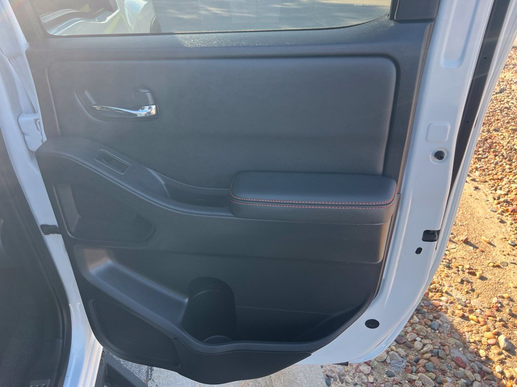 Used 2023 Nissan Frontier PRO-4X w/ Pro Convenience Package AWD/4WD image 16