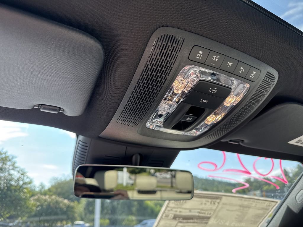 New 2026 Mercedes-Benz GLB 250 4MATIC image 32