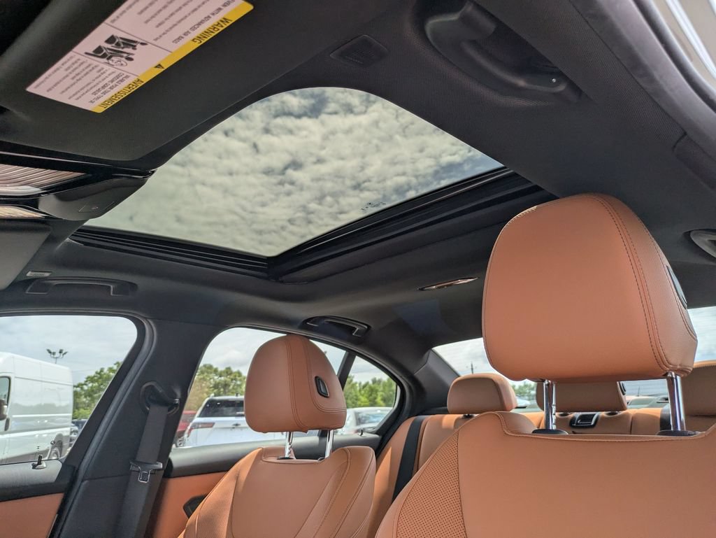 Used 2023 BMW 330i Sedan w/ Premium Package RWD image 16