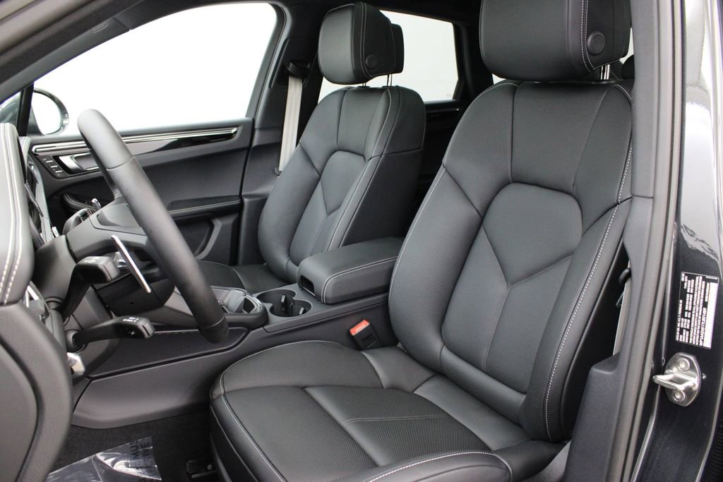 New 2026 Porsche Macan image 5