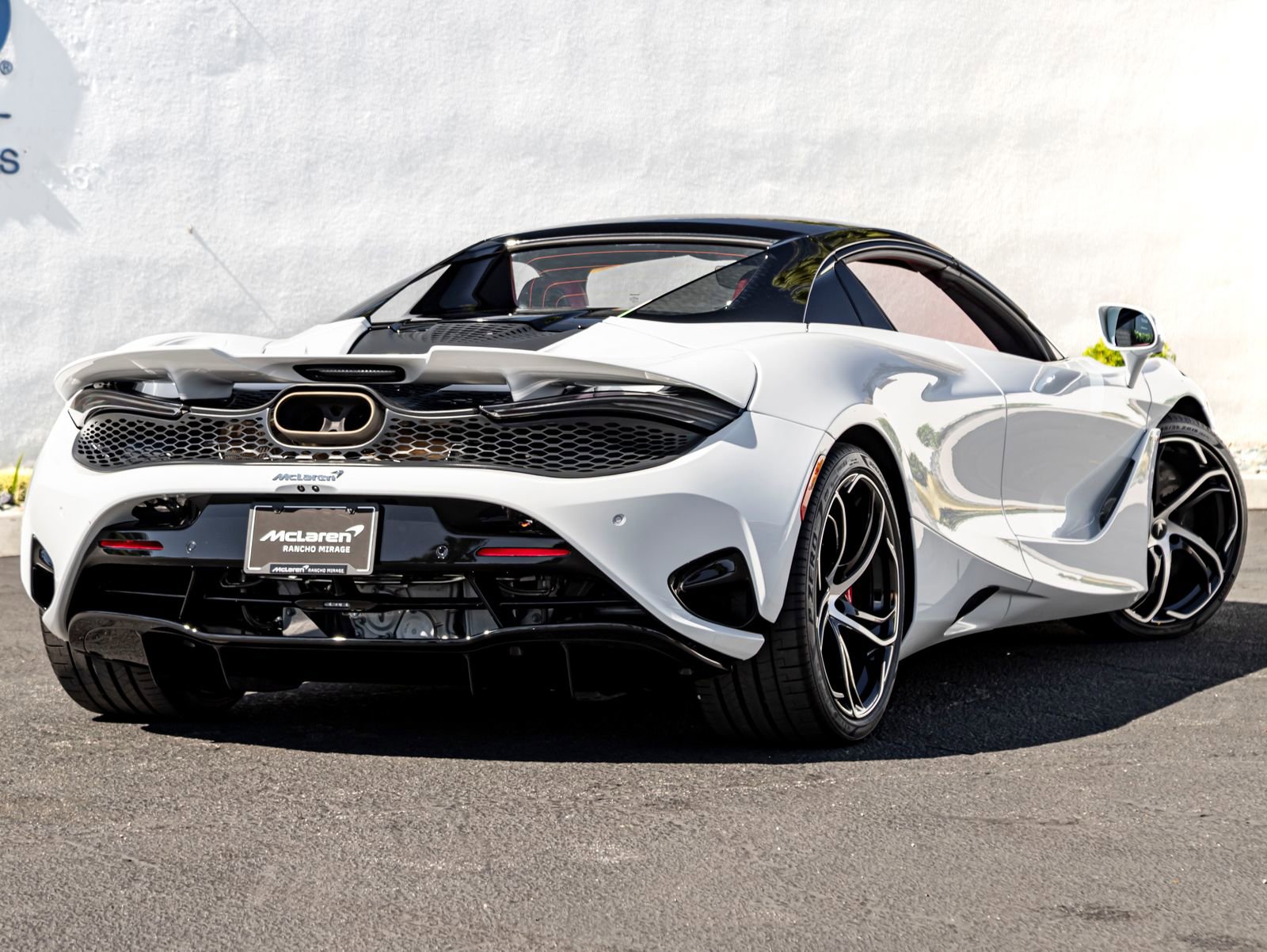 Used 2024 McLaren 750S Spider image 9