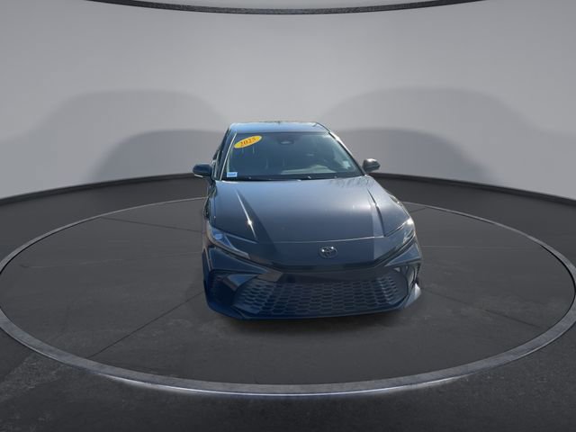 Used 2025 Toyota Camry SE w/ Convenience Package image 4