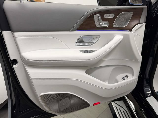 New 2026 Mercedes-Benz Maybach GLS 600 4MATIC image 14