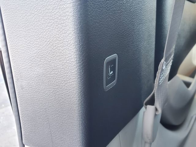Certified 2024 Chrysler Pacifica Touring-L FWD image 26