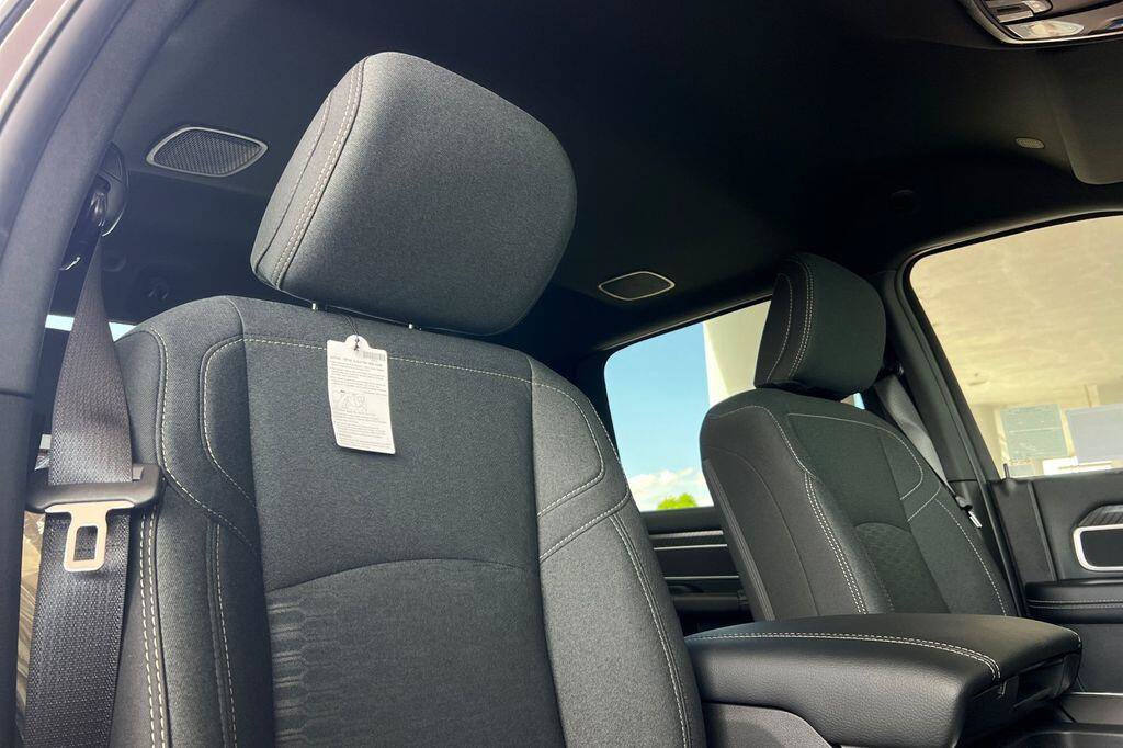 New 2026 RAM 2500 Big Horn AWD/4WD image 16