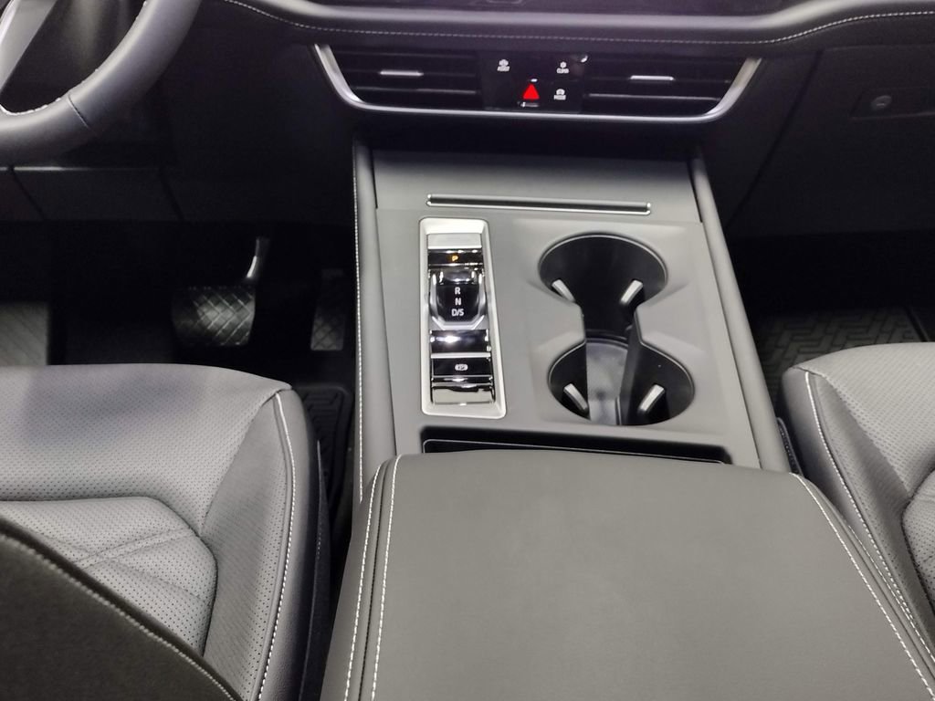 New 2025 Volkswagen Atlas SE image 38