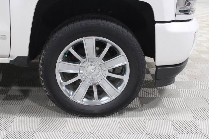Used 2018 Chevrolet Silverado 1500 High Country AWD/4WD image 46