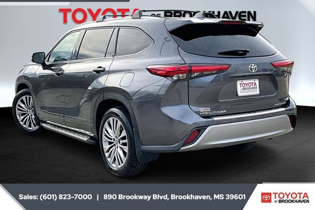 Used 2022 Toyota Highlander Platinum image 2