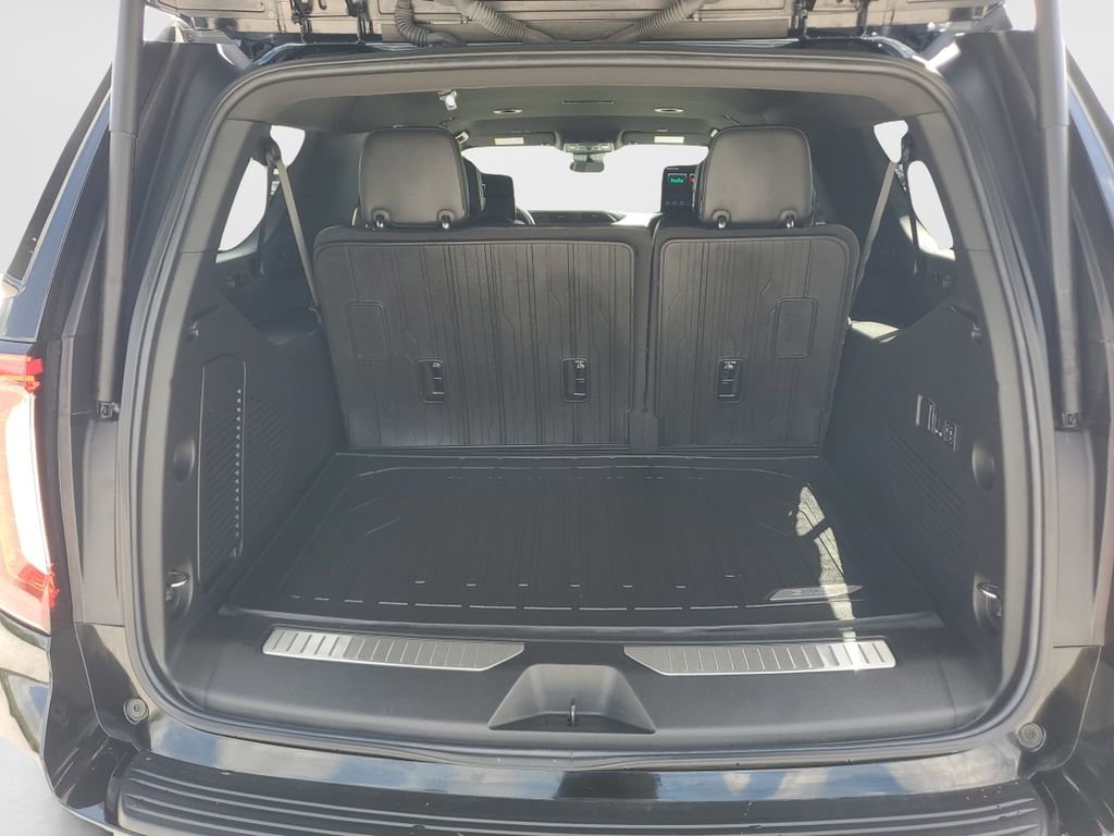 Used 2024 GMC Yukon XL Denali w/ Advanced Technology Package image 12