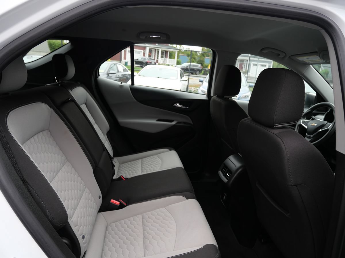 Used 2019 Chevrolet Equinox LS AWD/4WD image 27