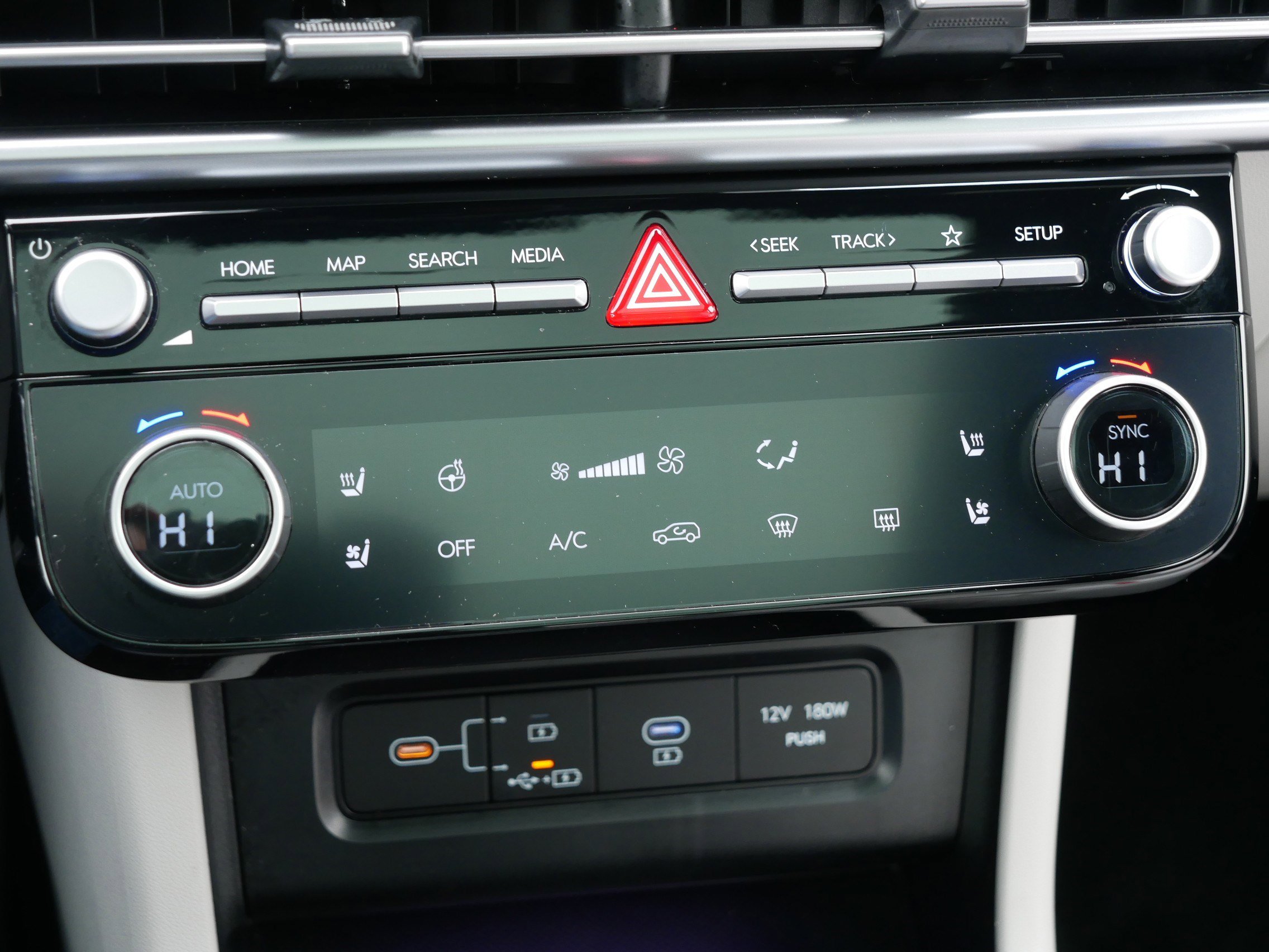 Certified 2025 Hyundai Tucson Limited image 23