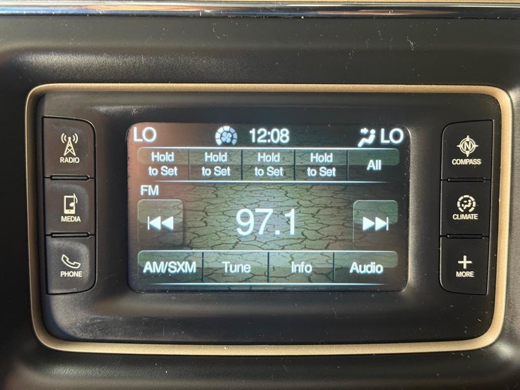 Used 2016 Jeep Grand Cherokee Laredo w/ Quick Order Package 23E AWD/4WD image 17