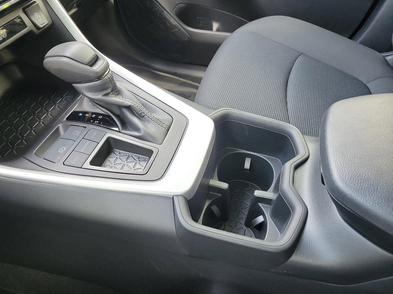 New 2024 Toyota RAV4 LE FWD image 20