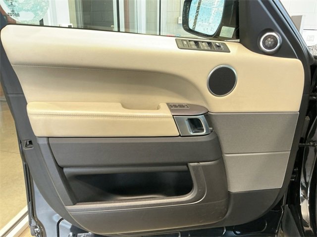 Used 2017 Land Rover Range Rover Sport HSE image 16