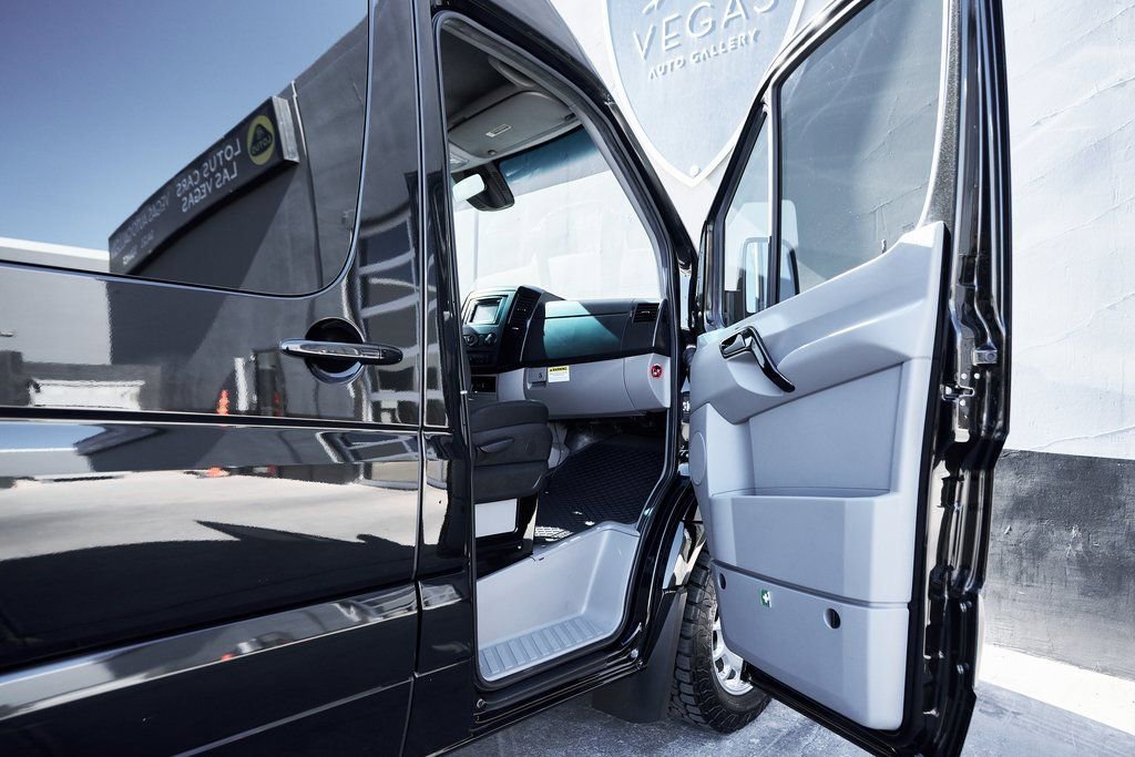 Used 2017 Mercedes-Benz Sprinter 3500 image 18