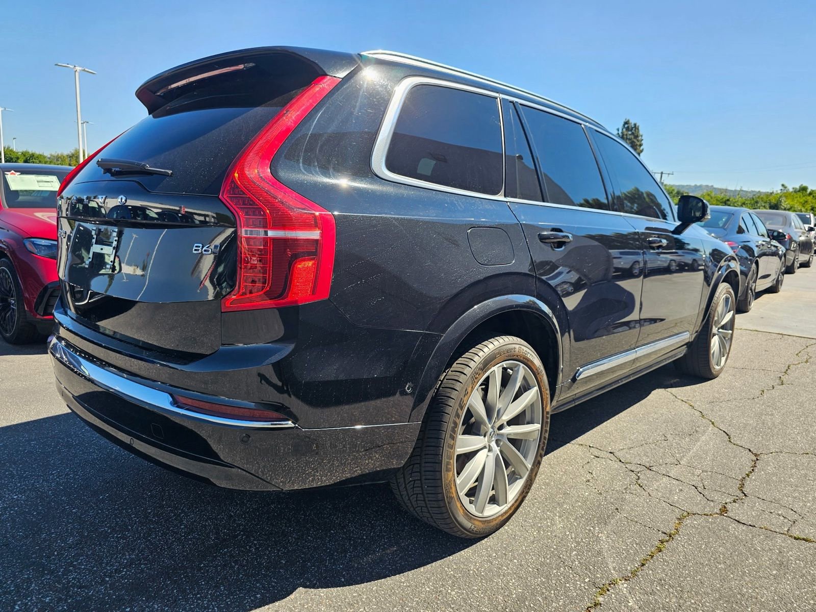 Used 2023 Volvo XC90 B6 Plus image 2