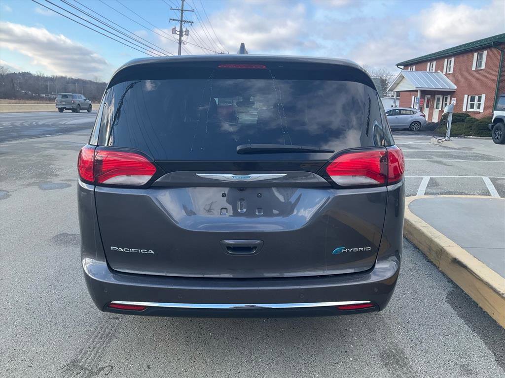 Used 2020 Chrysler Pacifica Touring w/ Cold Weather Group image 4