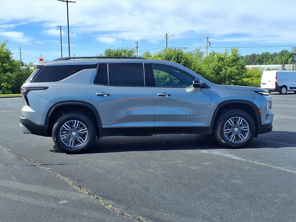 Used 2024 Chevrolet Traverse LT FWD image 19