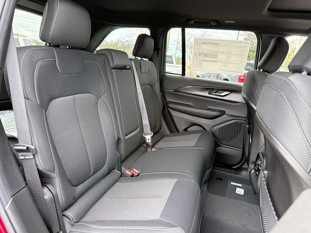 New 2026 Jeep Grand Cherokee Laredo image 25