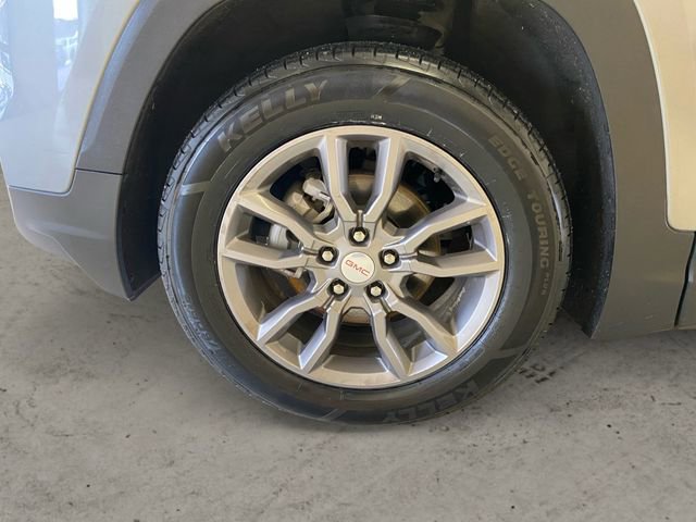 Used 2024 GMC Terrain SLT image 15