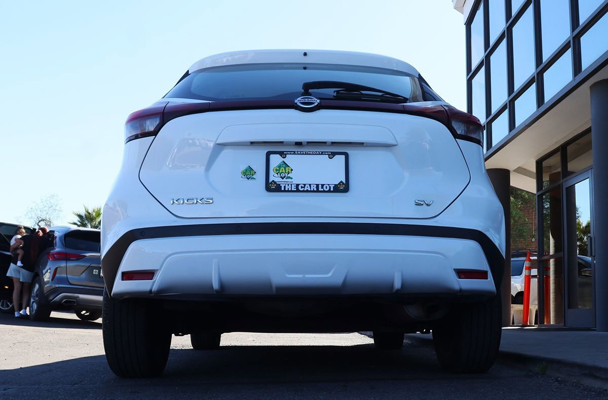 Used 2021 Nissan Kicks SV FWD image 12