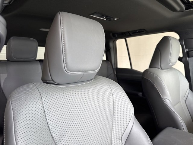 Used 2025 Lexus GX 550 w/ Cold Area Package image 57