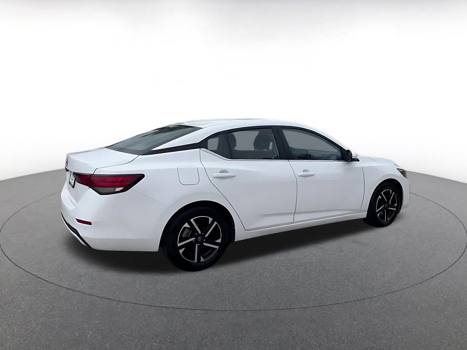 Used 2025 Nissan Sentra SV image 14