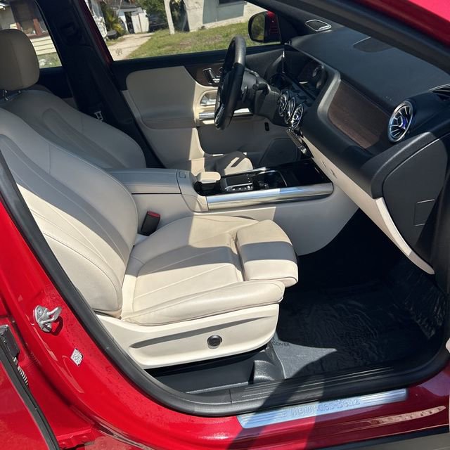 Used 2021 Mercedes-Benz GLA 250 w/ Premium Package image 12