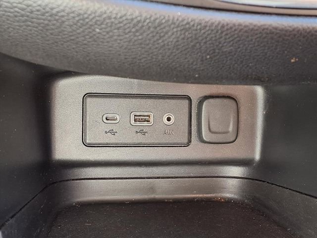 Used 2020 Chevrolet Equinox LT w/ Driver Convenience Package image 8