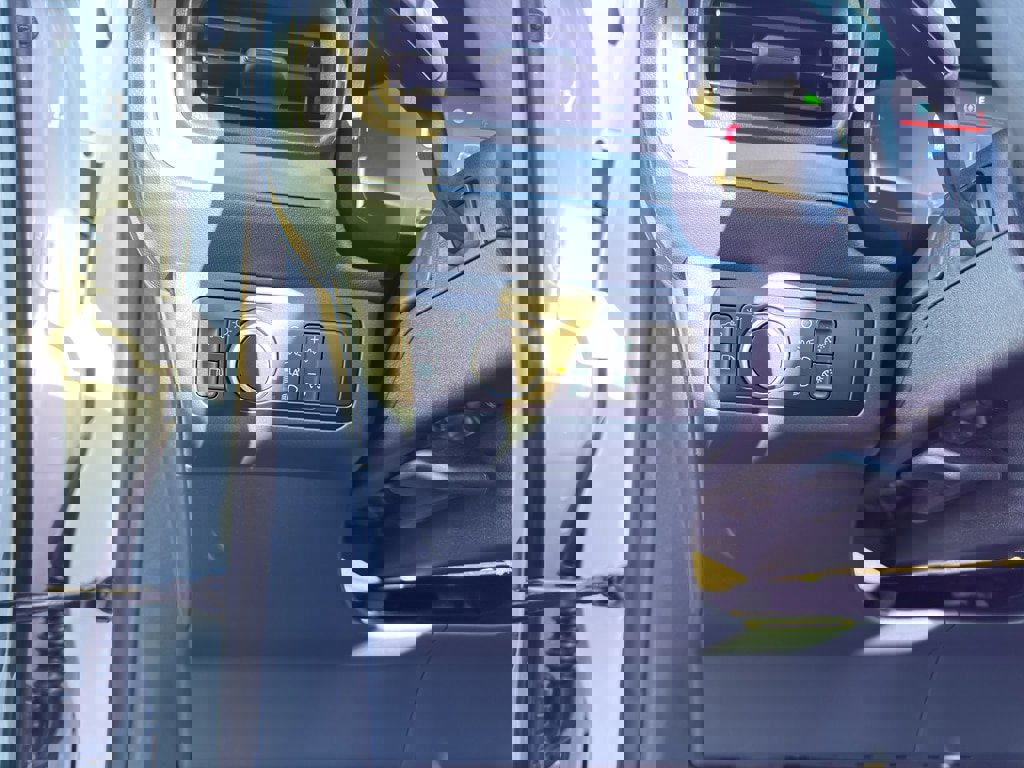 New 2025 Ford Maverick XL w/ Equipment Group 101A image 17