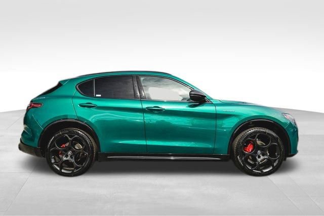 New 2025 Alfa Romeo Stelvio Sprint image 11
