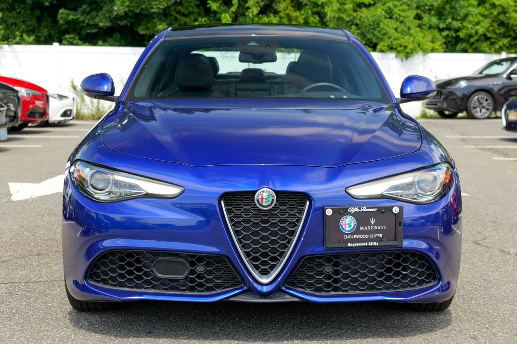Used 2022 Alfa Romeo Giulia Ti AWD/4WD image 2