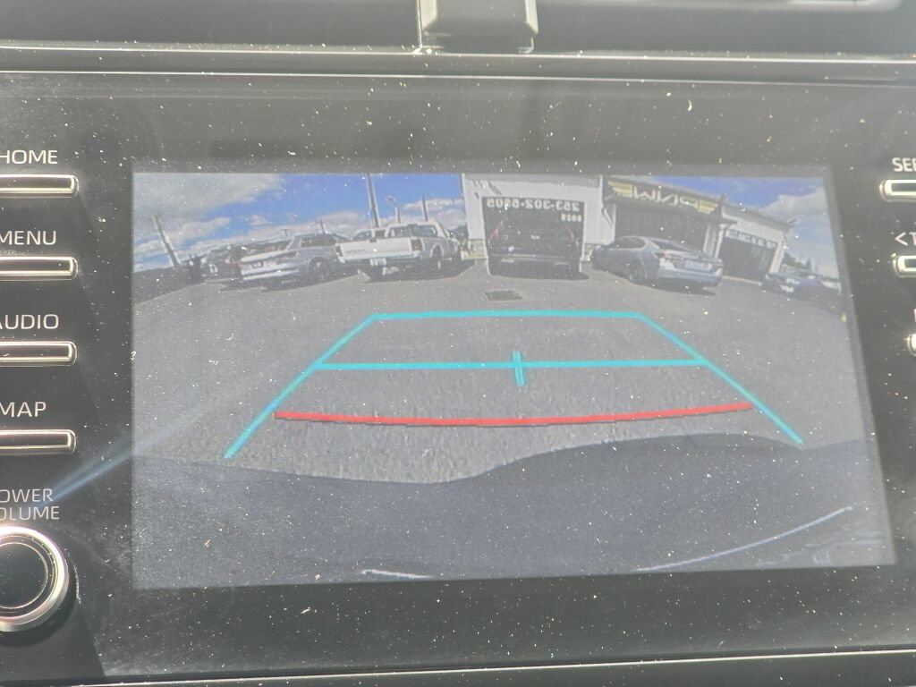 Used 2020 Toyota Prius LE AWD/4WD image 29