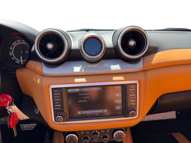 Used 2016 Ferrari California T RWD image 30