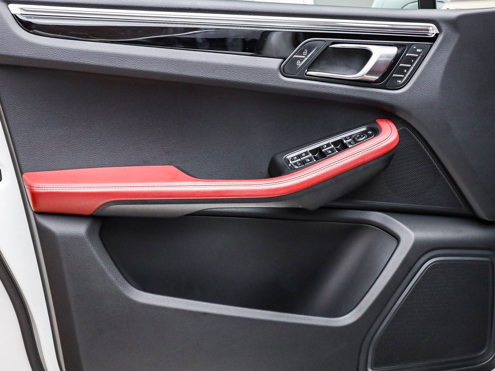 Used 2023 Porsche Macan image 24