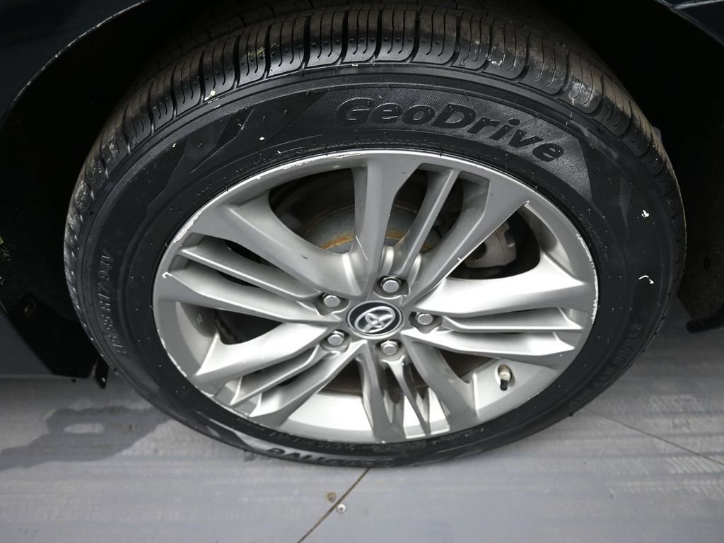 Used 2016 Toyota Camry SE image 15