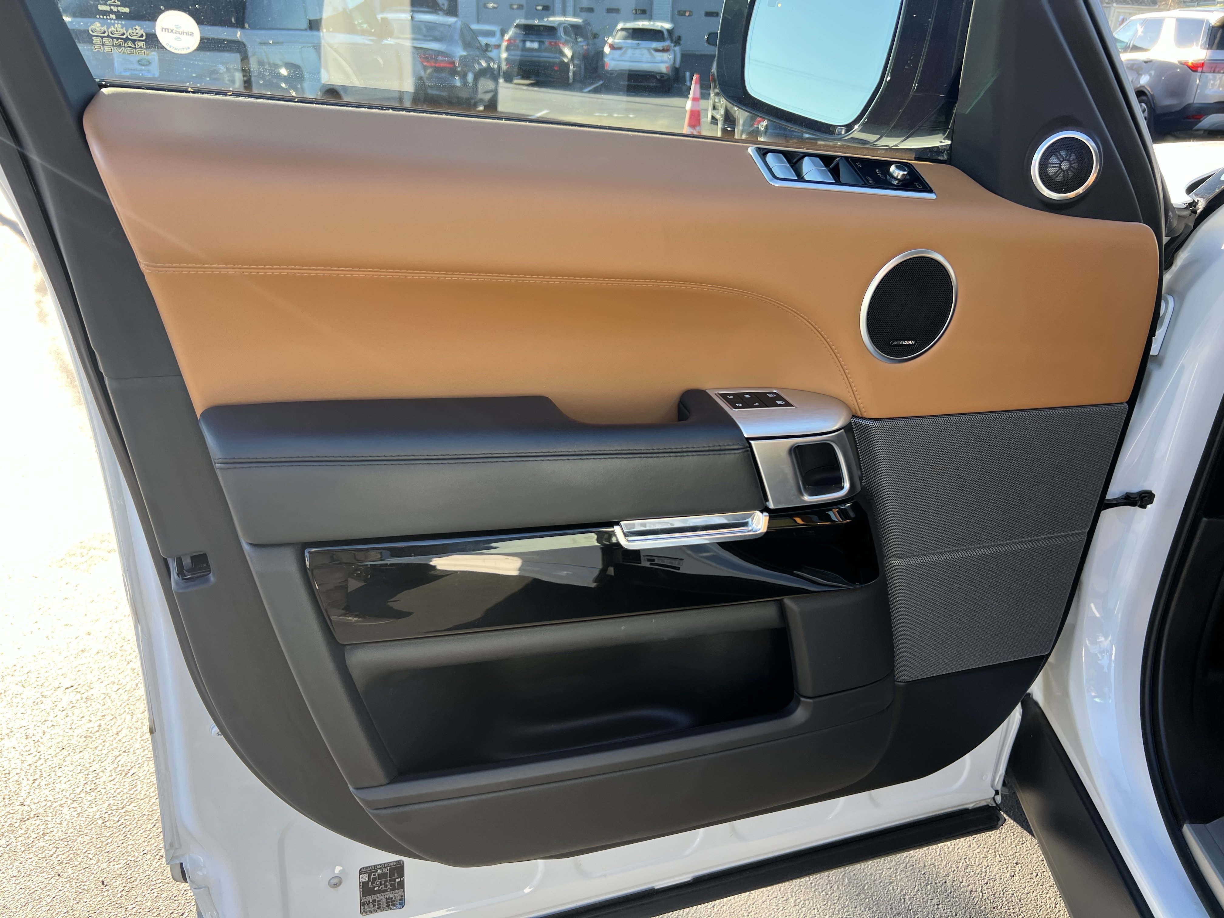 Certified 2022 Land Rover Range Rover Sport SVR image 13