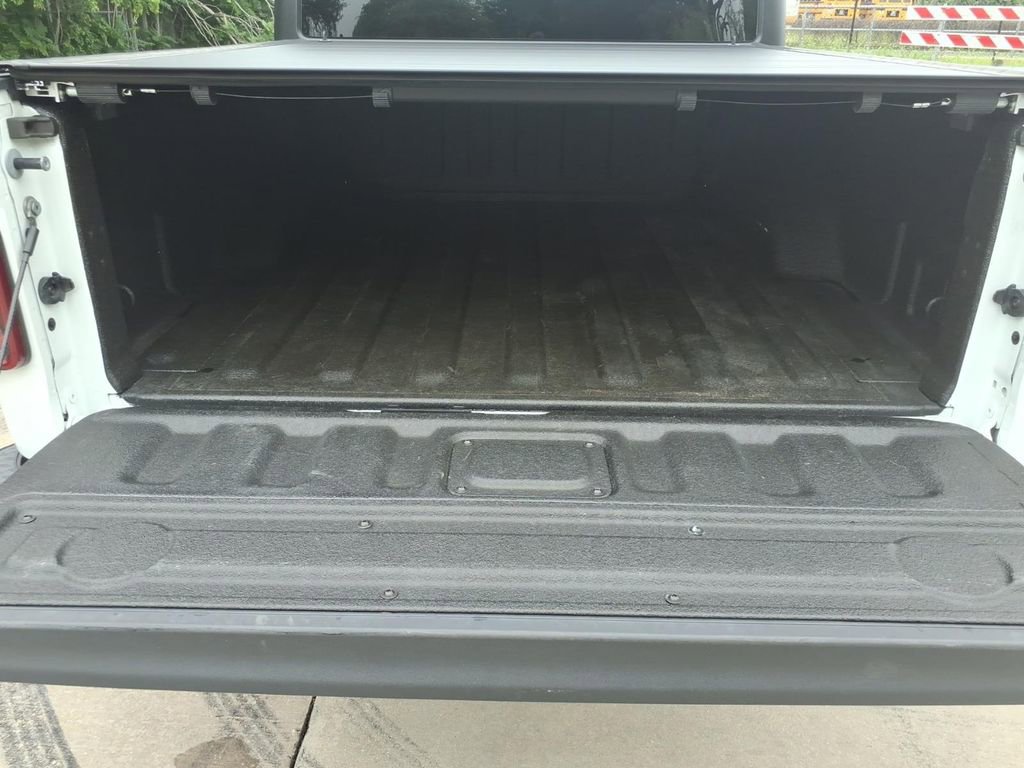 Used 2024 Jeep Gladiator Mojave w/ Technology Group AWD/4WD image 22