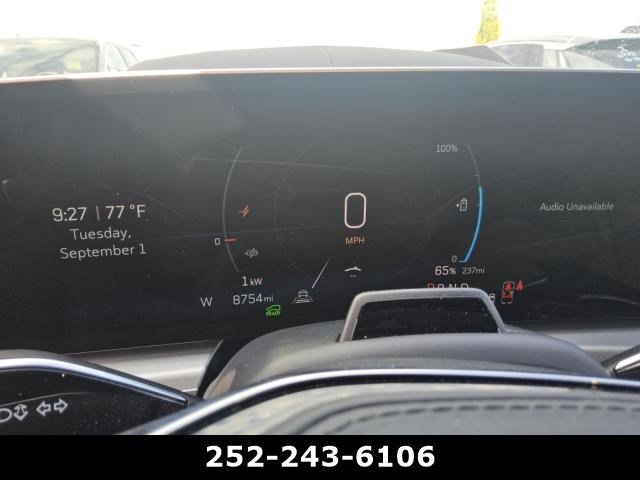 Used 2026 Cadillac Lyriq Signature Luxury AWD/4WD image 11