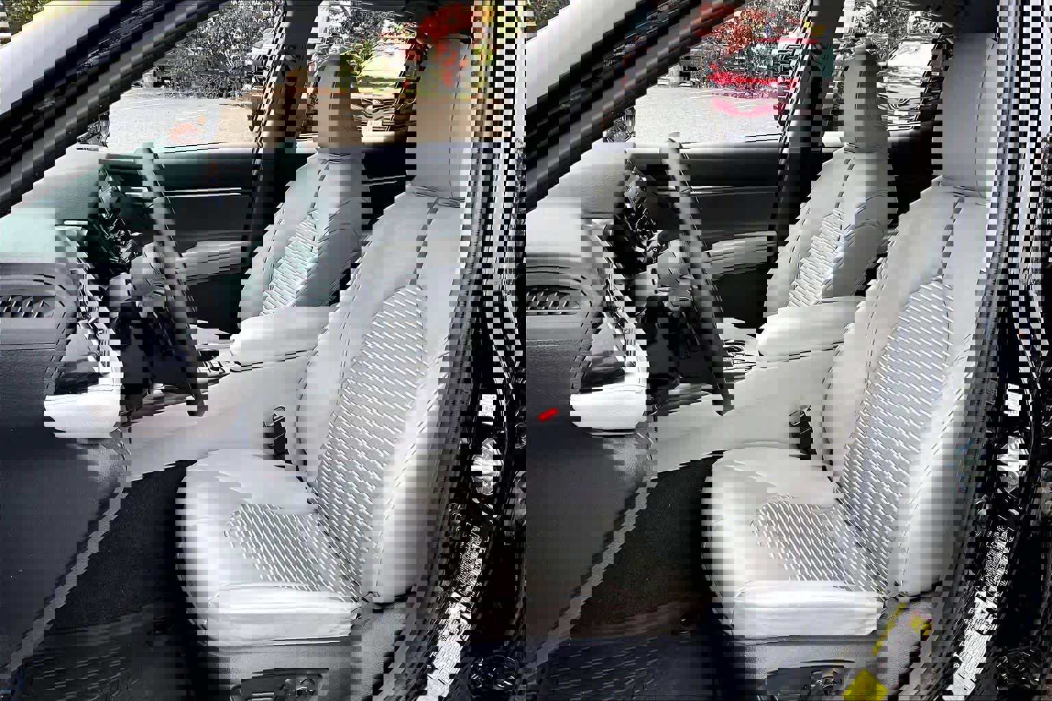 Certified 2022 Toyota Camry SE image 7