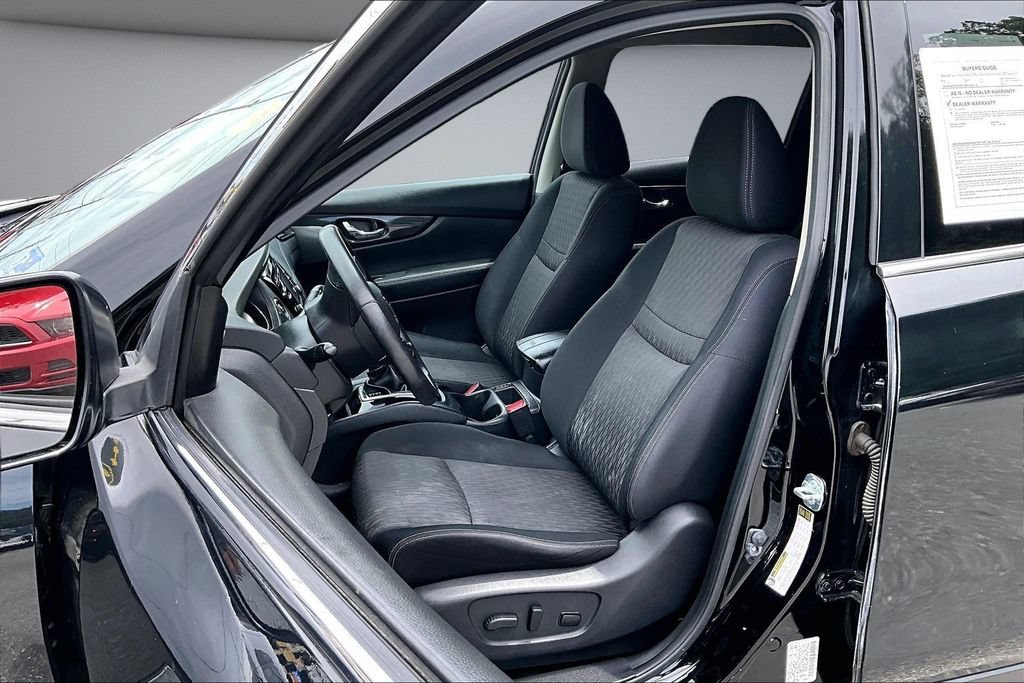 Used 2017 Nissan Rogue SV AWD/4WD image 21